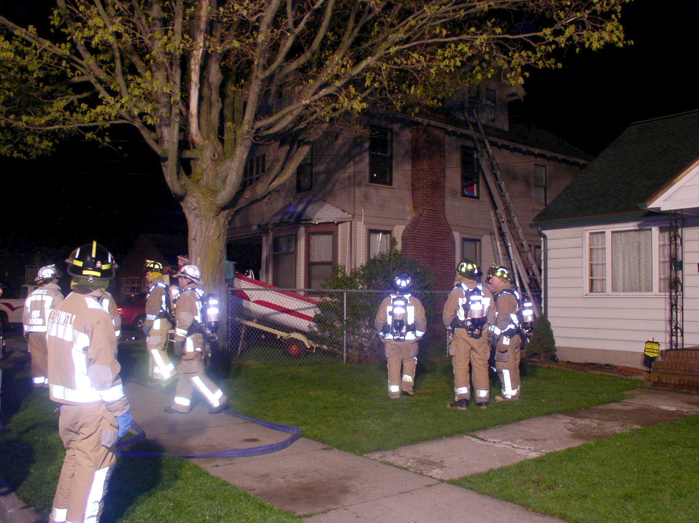 05-04-05  Reponse - Chimeny Fire - Youngs Ave